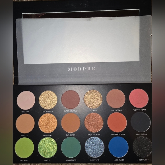 MORPHE 'Make It Black' Eyeshadow Pallette - Picture 1 of 2